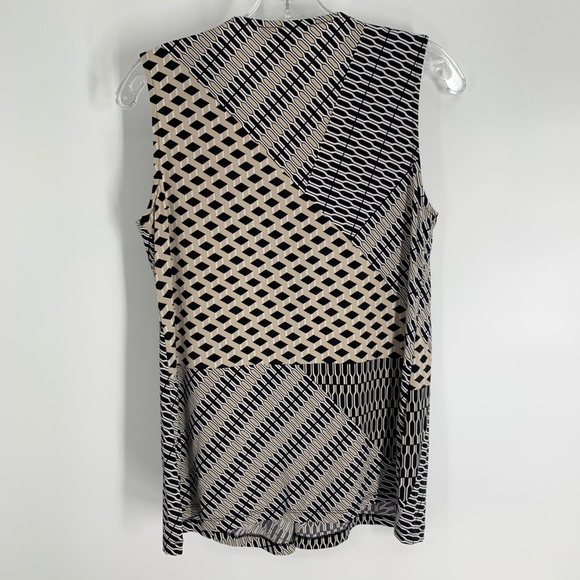 Dana Buchman V-Necked Sleeveless Top, Small - Picture 5 of 5